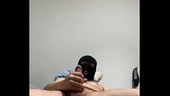 Chico toc&aacute_ndose Thumb