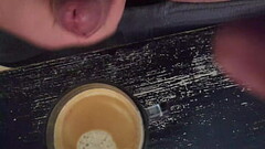 Le pongo mi lechita al cafe Thumb