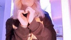 ༘ ⋆｡˚ Eating Strawberry Mochis ⍣ ೋ˚ Thumb
