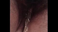 Mira mi rica vagina orinando Thumb