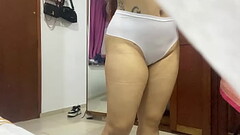 La seducci&oacute_n de Irina en su habitaci&oacute_n Thumb