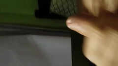 Boy se masturbando na cama Thumb