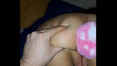 Jugando con su culo Thumb