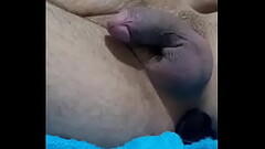 Me masajeo la pr&oacute_stata asta chorrear leche Thumb