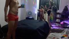 Fiquei pelado na festa todo babado com v&aacute_rias mulheres Thumb