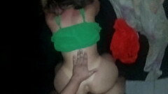 Meu amigo saiu pra jogar futebol. A namorada dele me convidou pra conversar na casa deles. Uma mulhe Thumb