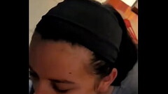 Arrodillada y en tanga me hace terrible pete. FT Tati Menduca Thumb