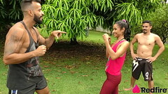 Perva safada Niara Pessanha pediu aula particular e fez DP no meio do parque! Thumb