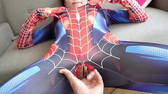 【主観】話題のスパイダーマンが手マンでクリ責めされまくる！淫らな姿に恥ずかしがりながらも中イキしまくり　絶頂　羞恥　調教　コスプレ　巨乳　かわいい　素人　カップル　投稿　個人撮影　日本人　えむゆみ Thumb