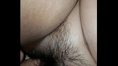 Mi putita, dedeando su panocha peluda Thumb