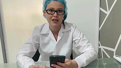 Doctora practicante es muy cachonda, me hace chequeo general a mi polla y me escurre toda mi leche.H Thumb