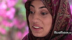 Muslim Woman Introduces Herself To Every Black Man In Neighborhood | HijabHaram Thumb