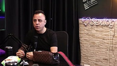 &Eacute_ isso que tem dentro do kit de um Dogging, mas a camisinha... - Freddy, O Rei do Dogging (To Thumb