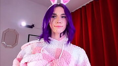Sweet Eaton Teasing Her VIewers by Showing Her White Ass Thumb