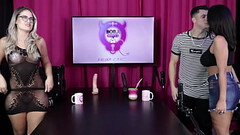 &Eacute_ poliamorista, e gosta de um menage, mas ainda tem alguns obst&aacute_culos a serem vencidos Thumb