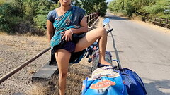कोमल।।   रोड पे टांग उठा के खडी रंडियां ने अपने कोठे पर ले गए Thumb
