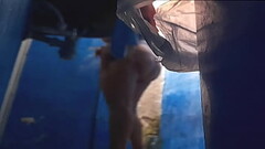 MADRASTRA CULONA LE ENCANTA MASTURBARSE EN LA DUCHA Thumb