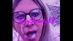 SexySweety89 vides les couilles d'_un mec dans une carri&egrave_re Thumb