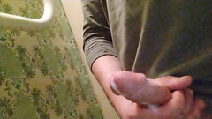 Ласкаю член в ванной Thumb