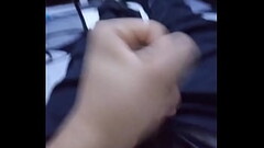 Me masturbo con mi pene ya h&uacute_medo y me corro mucho bien rico Thumb