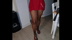 Gladis mostrando su tanga y su culo.. vestido rojo minifalda. Esposa exhibicionista me gustan las fo Thumb