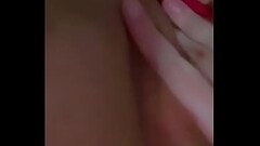 Me toc&oacute_ sola estoy mojadita Thumb