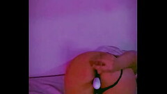 Jugando con mi dildo y vibrador al mismo tiempo (doble penetracion) Thumb