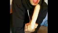 Mamando profundo mi dildo como pr&aacute_ctica para las buenas vergas Thumb