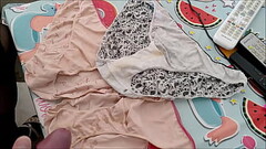 corrida en bragas de mi mujer 275 Thumb
