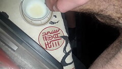 Gicler dans une tasse Thumb