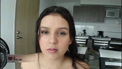 Hermanastra es mejor que dejes de provocarme porque vas a terminar con mi polla en tu co&ntilde_o-PA Thumb