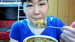 【T haru】【ASMR】【Left handed】girl holding a spoon in her left hand Thumb