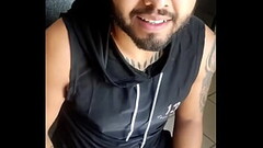&iquest_C&oacute_mo se organizan para sus videos?Jajaja el se&ntilde_or simplemente se calienta y gr Thumb