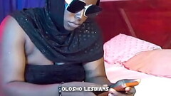 Queen Roxy and Black Belinda Goes Intimate Thumb