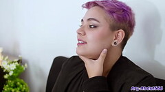Dejo que mi jefe me folle para mantener mi trabajo Thumb