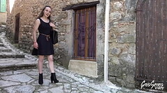 Amandine a tr&egrave_s envie de go&ucirc_ter aux femmes Thumb