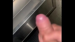Paja en cabina wc publico Thumb