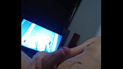 Gozando vendo a gostosa socando consolo no cu Thumb