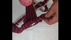 Im Slip gewichst.. Die Leiharbeiterin kam zu mir &ouml_ffnete meine Hose und schob mir etwas an den  Thumb