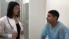 La doctora chupa la polla del paciente, Dice que para mi tratamiento debo follarle su co&ntilde_o HI Thumb