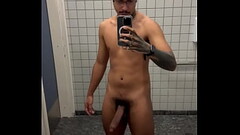 pauzudo no banheiro da faculdade Thumb