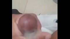 Lechita caliente recien salida,quiero una vagina para mi leche Thumb