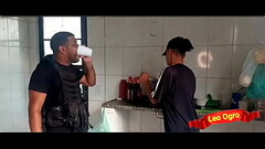 Padrasto Aproveita enteada l&eacute_sbica na cozinha e louco com sua bunda. Thumb