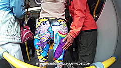 Culona con leggins me deja arrimarle la verga en el metrobus, me la puso tan dura que se la meti! Thumb