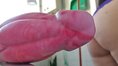 EMPREGADA DOMESTICA GOSTA DE LEVAR VARA... CAMERA FLAGRA SUA FAXINA... A ROLA JA ESTAVA PREPARADA PA Thumb