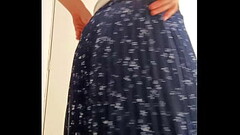 Sexy nalgona se masturba en un vestidor Thumb