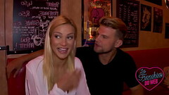 Cherry Kiss prend du plaisir au fond du bar Thumb