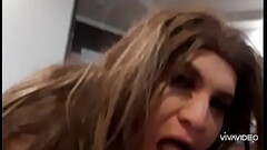 Mi vecino disfruta de una mamada de verga, yo disfruto de como se come mi culo Thumb