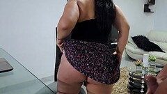 Mi madrastra est&aacute_ muy estresada por su trabajo, la hago chuparme la polla para que se sienta  Thumb