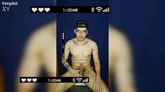 Rico jovencito tatuado y verg&oacute_n se saca la leche frente a la c&aacute_mara Thumb